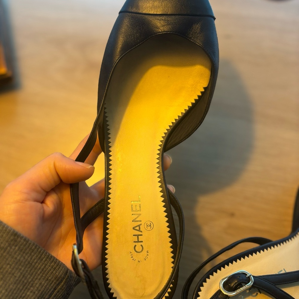 Chanel Leather Slingback Pumps – Size 39 - Picture 3 of 9